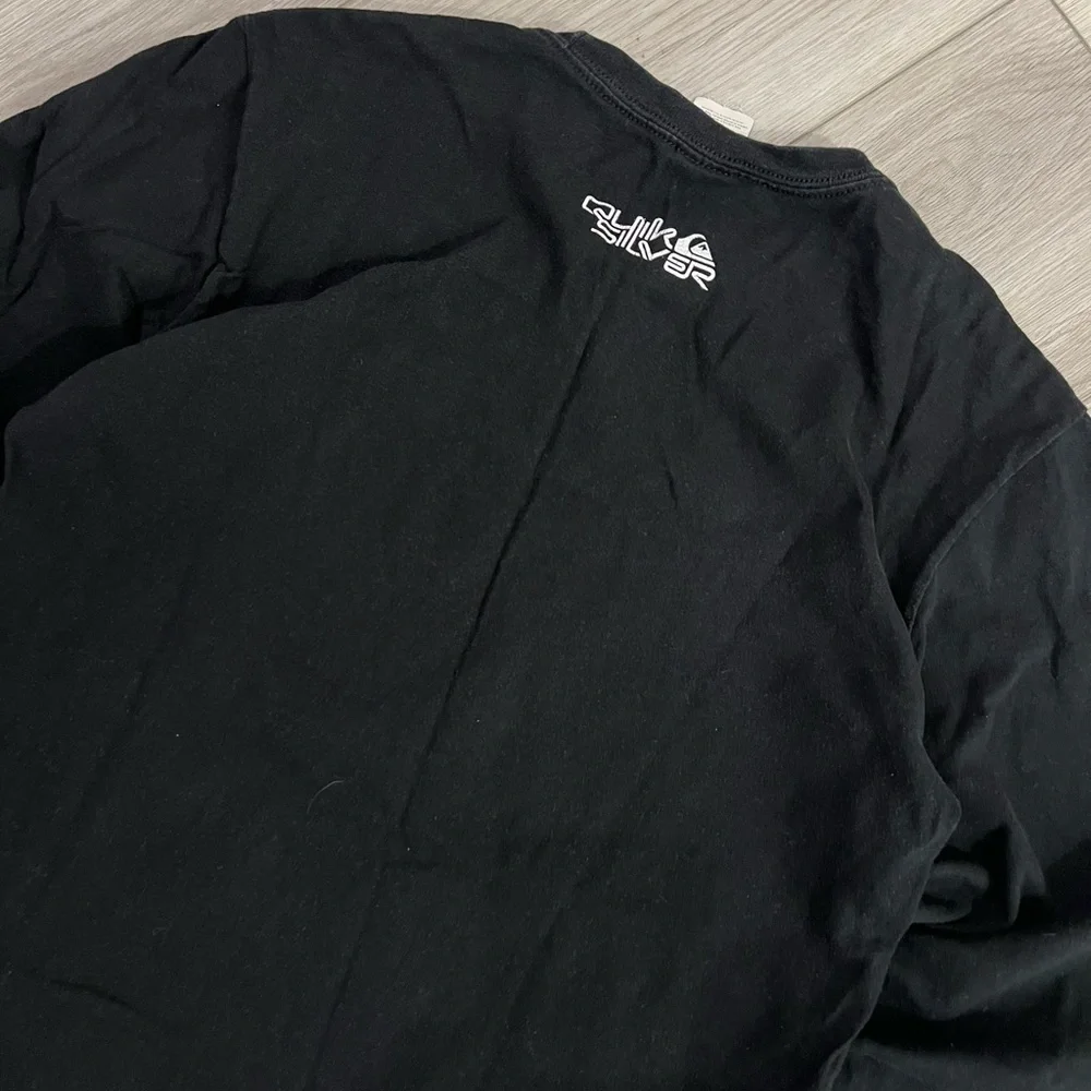 Vintage Quiksilver Black Tee with White Logo - Picture 7 of 7